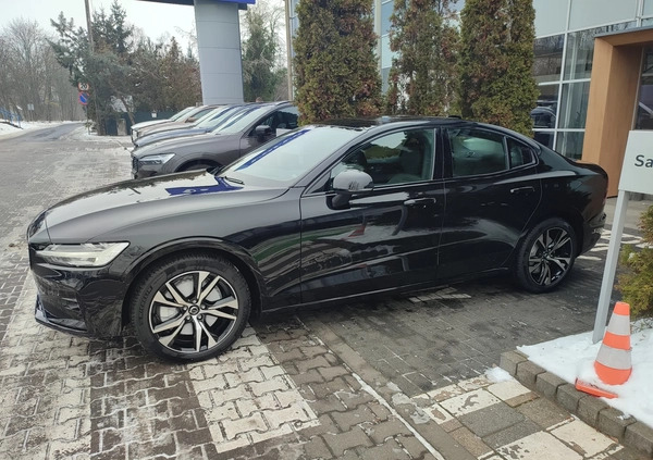 Volvo S60 cena 223700 przebieg: 10, rok produkcji 2023 z Marki małe 154
